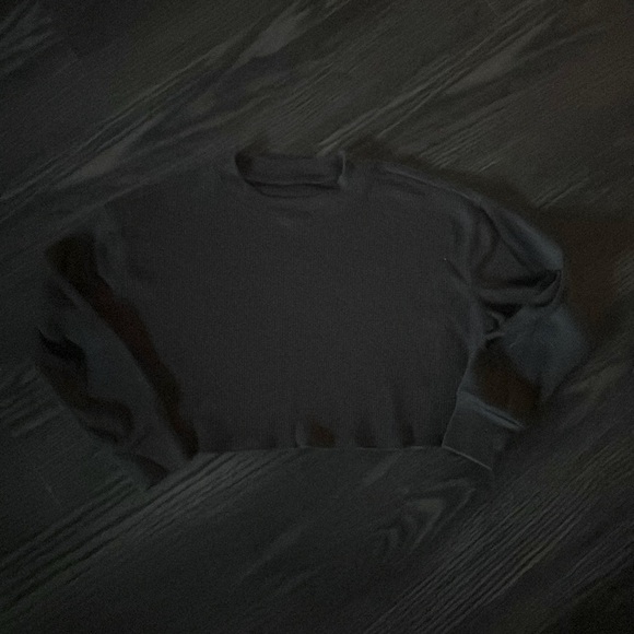 KatieJ NYC Black Waffle Cropped Long Sleeve Thermal - Picture 1 of 2